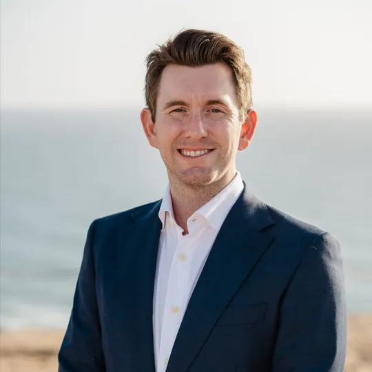 Sean Hofmann, Agent in  - Compass