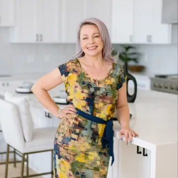 Venesa Kubath, Agent in  - Compass