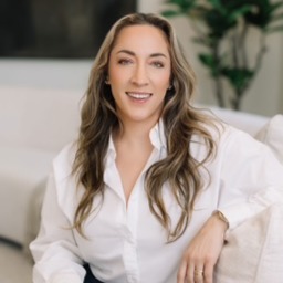 Headshot of Danielle Napolitano