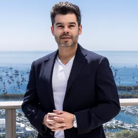 Julian Acosta, Agent in  - Compass