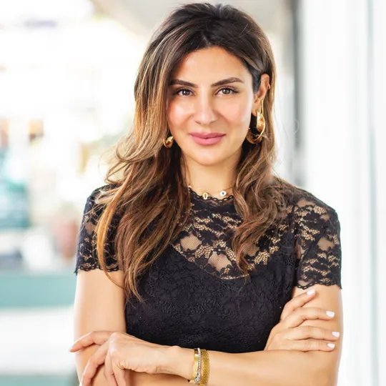 Sarah Niazi, Agent in  - Compass