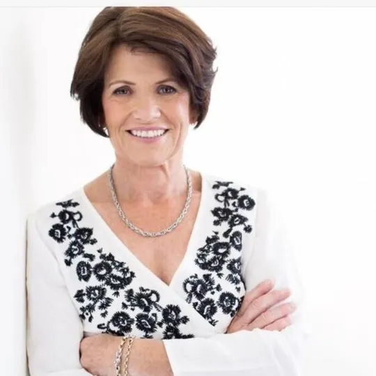 Michele Kincade, Agent in  - Compass