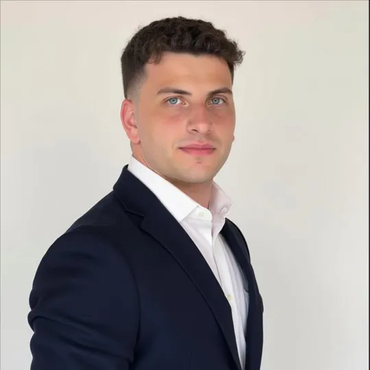 Zinedin Cecunjanin, Agent in  - Compass