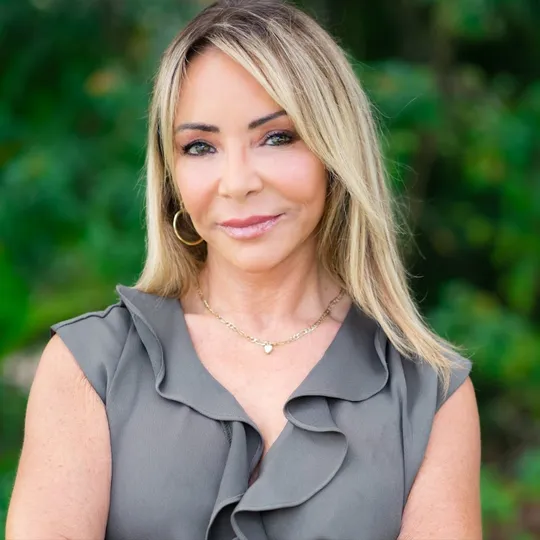 Sandy Terranova, Agent in  - Compass