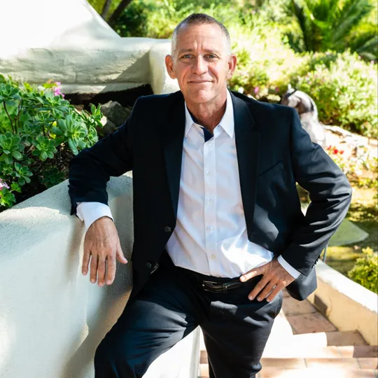 Christopher Sylvada, Agent in  - Compass