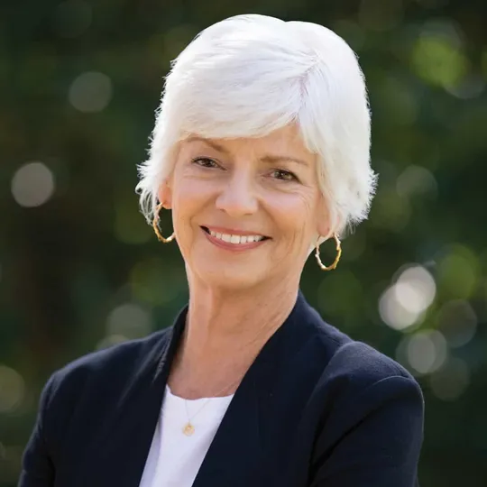 Linda Henley, Agent in  - Compass