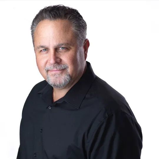 Lance Hightower, Agent in  - Compass