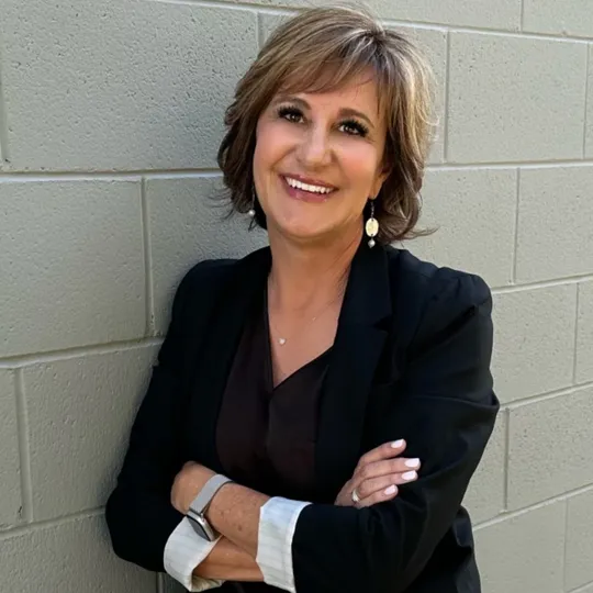 Cate Wisneski, Agent in  - Compass