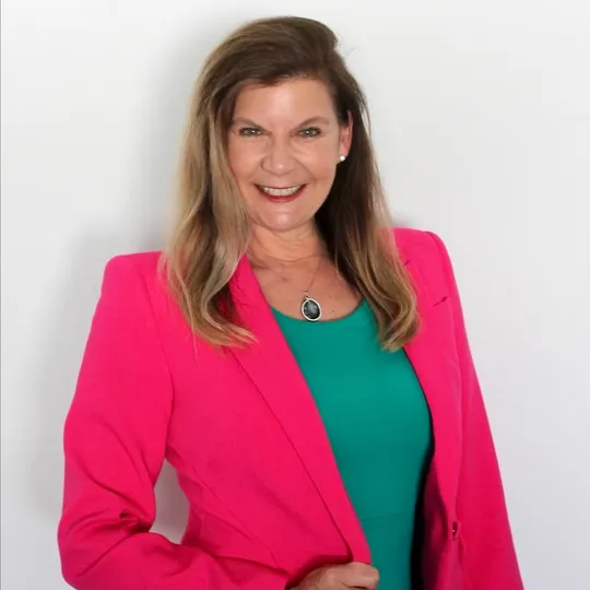 Stephanie Cooper, Agent in  - Compass