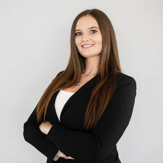 Madison Bentz, Agent in  - Compass