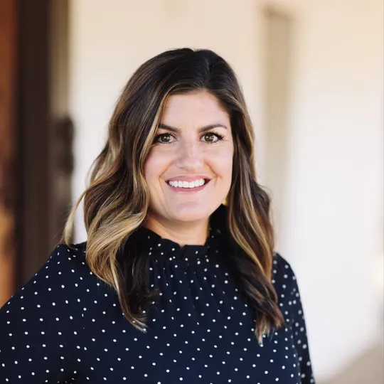 Jordyn Davis, Agent in  - Compass