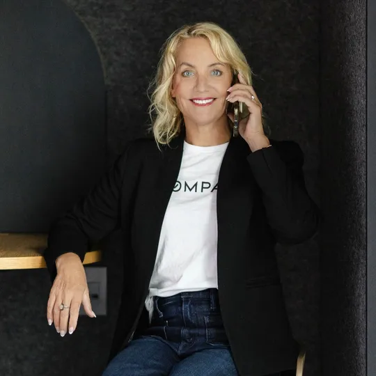 Wendy Denny, Agent in  - Compass