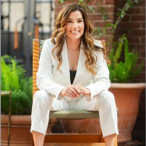 Marisa Jackson, Agent in  - Compass