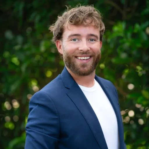 Ryan Kelly, Agent in  - Compass