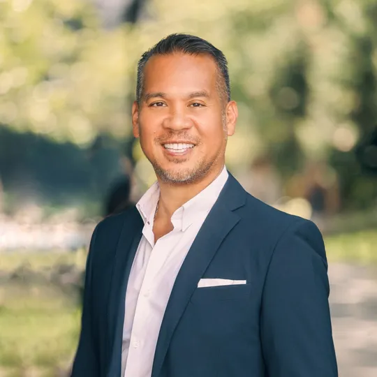 Patrick Esparrago, Agent in  - Compass