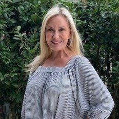 Headshot of Rebecca Carlisle