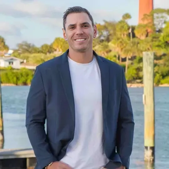 Mike Mehdipour, Agent in  - Compass