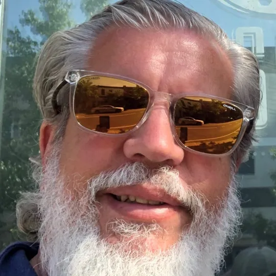 Curtis Scott III, Agent in  - Compass