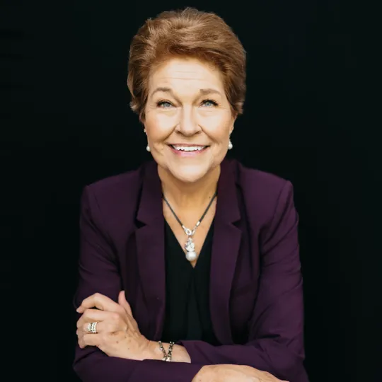 Donna Nesbitt, Agent in  - Compass