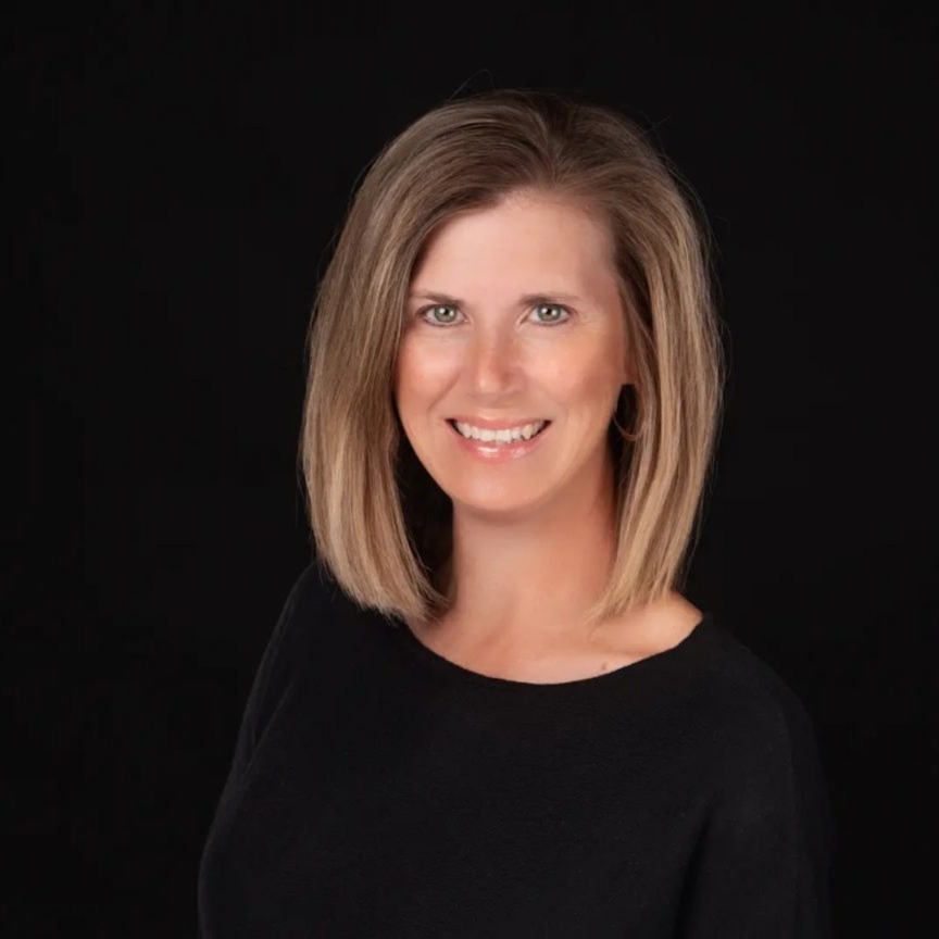 Headshot of Mary Lines