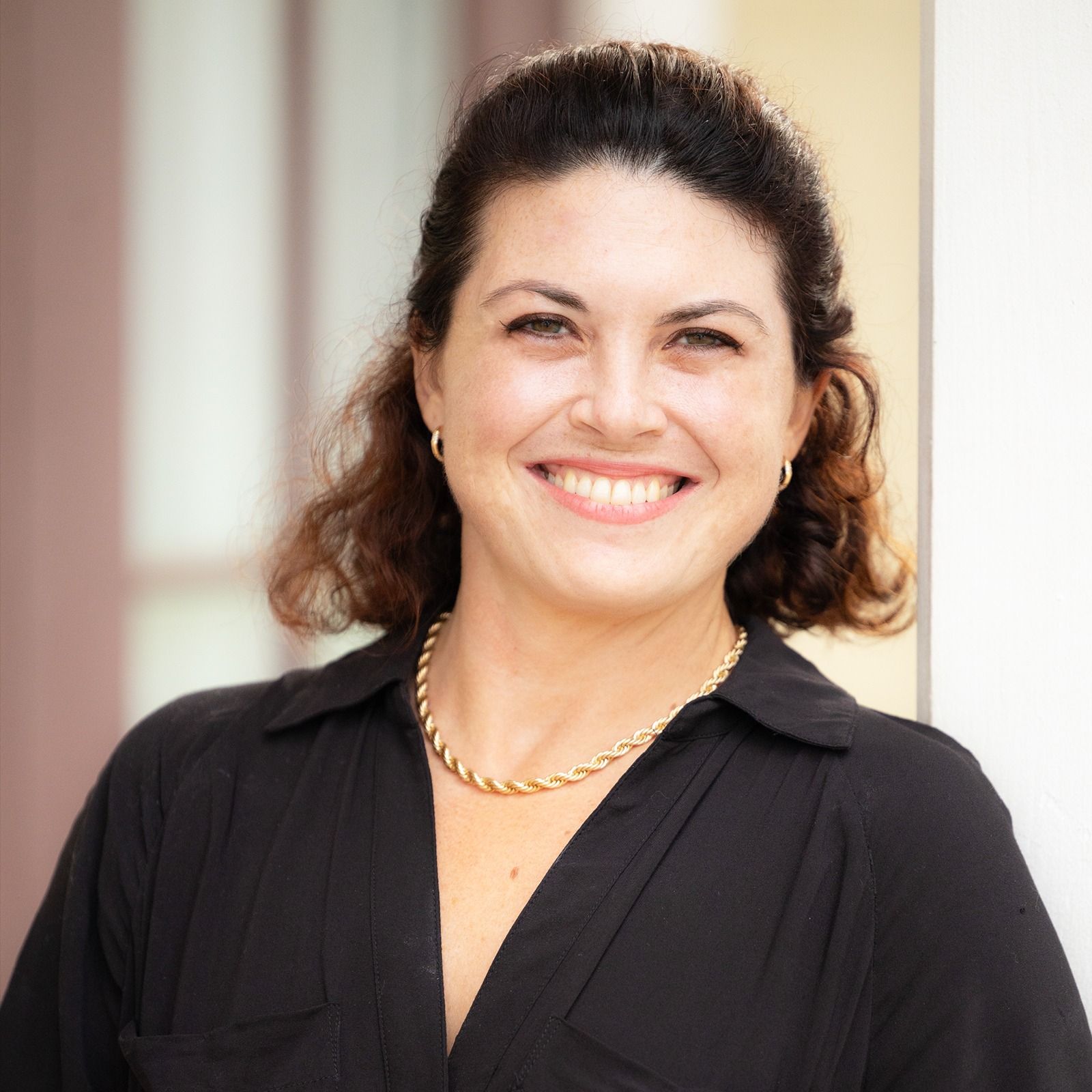 Headshot of Shannon Fox