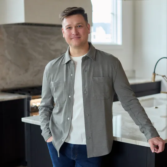 Mike Grayson, Agent in  - Compass