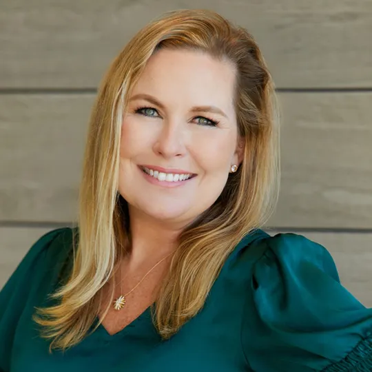 Holly Danna, Agent in  - Compass