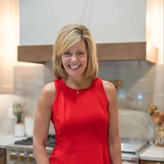 Julie Haefner, Agent in  - Compass