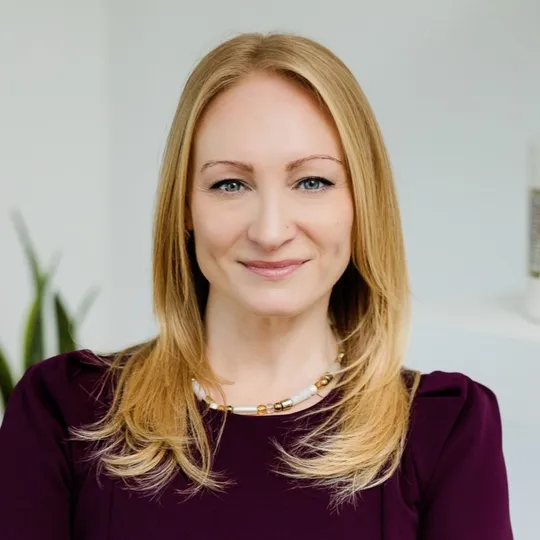 Christina Serafino, Agent in  - Compass