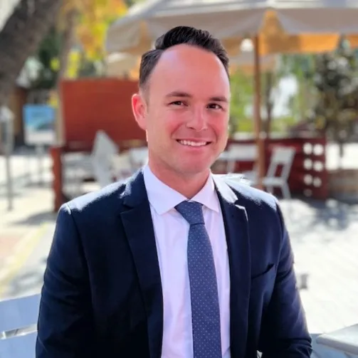 Stephen Ruiz, Agent in  - Compass