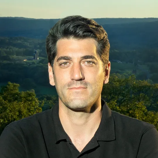 Dan Kessler, Agent in  - Compass