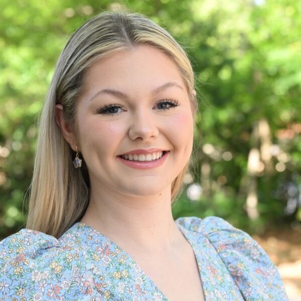 Headshot of Sierra Betz