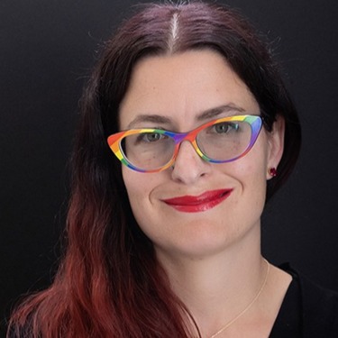 Headshot of Jen Masket-Valenta