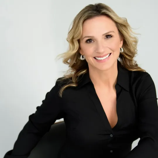 Cara Williams, Agent in  - Compass