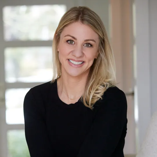 Genevieve Schettino, Agent in  - Compass