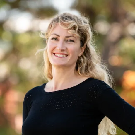 Sarah Stevens, Agent in  - Compass