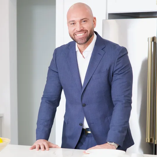 Saulo Espaillat, Agent in  - Compass