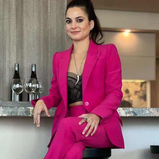 Lauren Tizabi, Agent in  - Compass