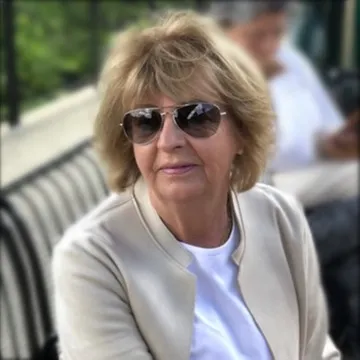 Marie-Laure Collins, Agent in  - Compass