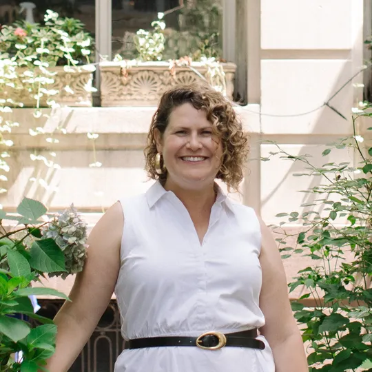 Hila Peled, Agent in  - Compass