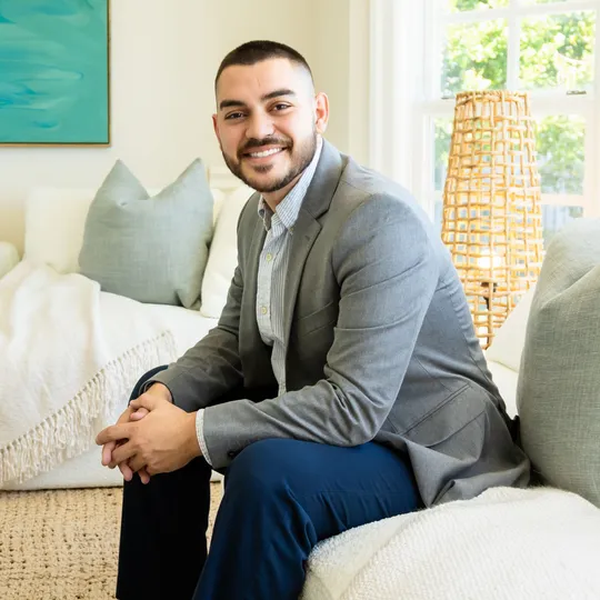 Marc Hernandez, Agent in  - Compass