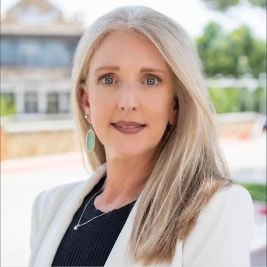 Lisa Day, Agent in  - Compass