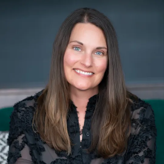 Toni Grieve, Agent in  - Compass