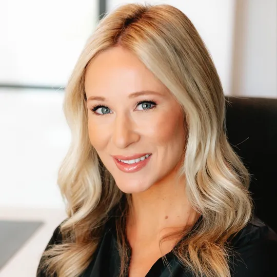 Shauna Readette, Agent in  - Compass