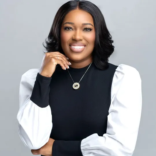 Shatay Hendricks, Agent in  - Compass