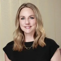 Kristin DeBarbieris, Agent in  - Compass