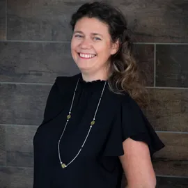 Wendy Chapman, Agent in  - Compass