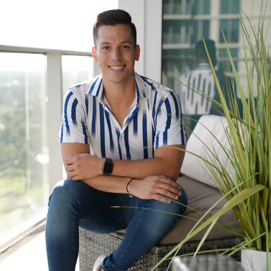 Luis Solano, Agent in  - Compass