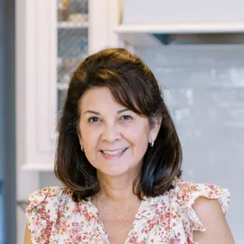 Vivian Munson, Agent in  - Compass
