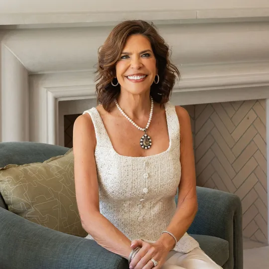 Robin Segesta, Agent in  - Compass